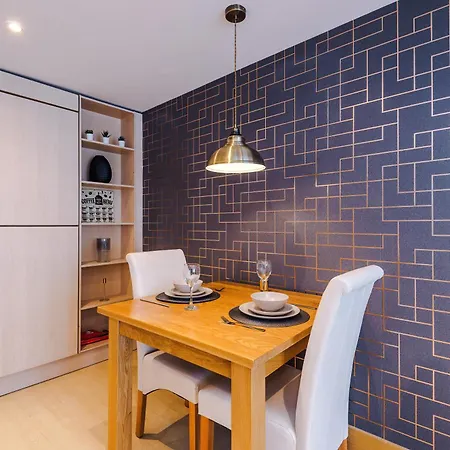 2br 2ba, Wi-fi, Kitchen, Sleeps 5