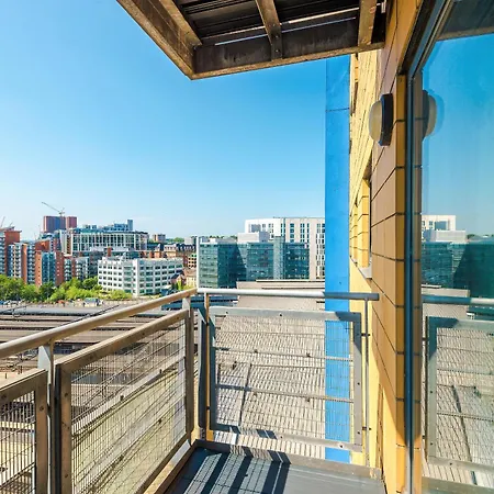 2br 2ba, Wi-fi, Kitchen, Sleeps 5 *