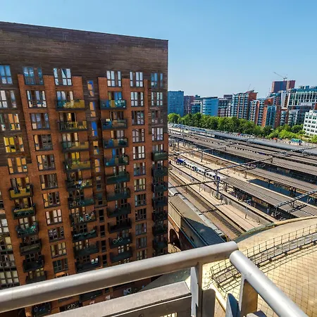 아파트 2br 2ba, Wi-fi, Kitchen, Sleeps 5