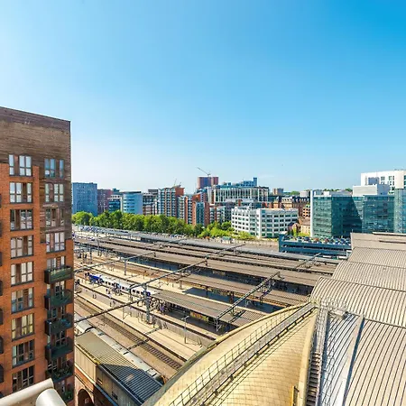 2br 2ba, Wi-fi, Kitchen, Sleeps 5 * 利兹