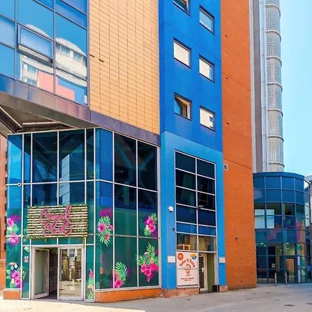 2br 2ba, Wi-fi, Kitchen, Sleeps 5 *