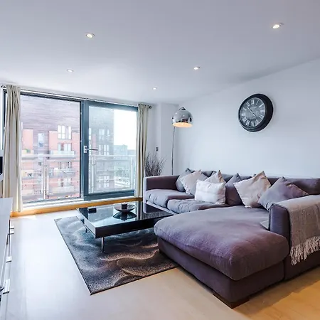 2br 2ba, Wi-fi, Kitchen, Sleeps 5 公寓 利兹