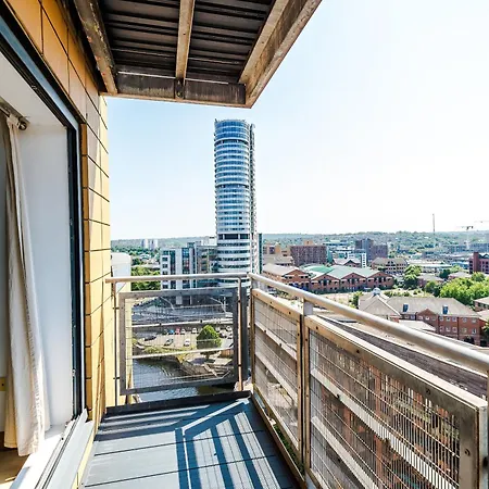 2br 2ba, Wi-fi, Kitchen, Sleeps 5 *