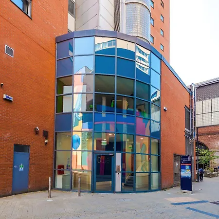 2br 2ba, Wi-fi, Kitchen, Sleeps 5 *