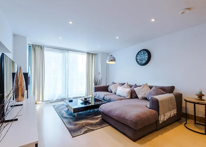 Apartment 2br 2ba, Wi-fi, Kitchen, Sleeps 5