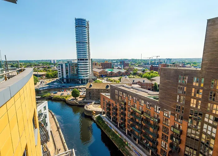 2br 2ba, Wi-fi, Kitchen, Sleeps 5 * Leeds (West Yorkshire)