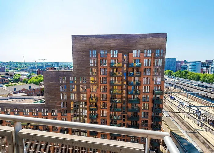 Apartment 2br 2ba, Wi-fi, Kitchen, Sleeps 5 *