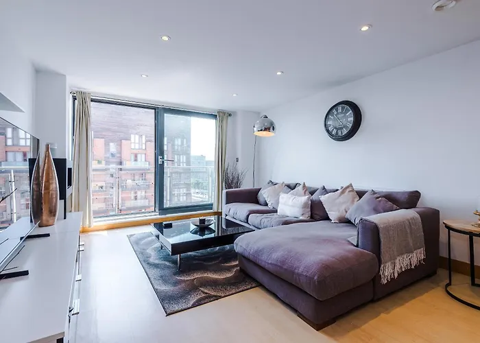 2br 2ba, Wi-fi, Kitchen, Sleeps 5 Apartment Leeds (West Yorkshire)