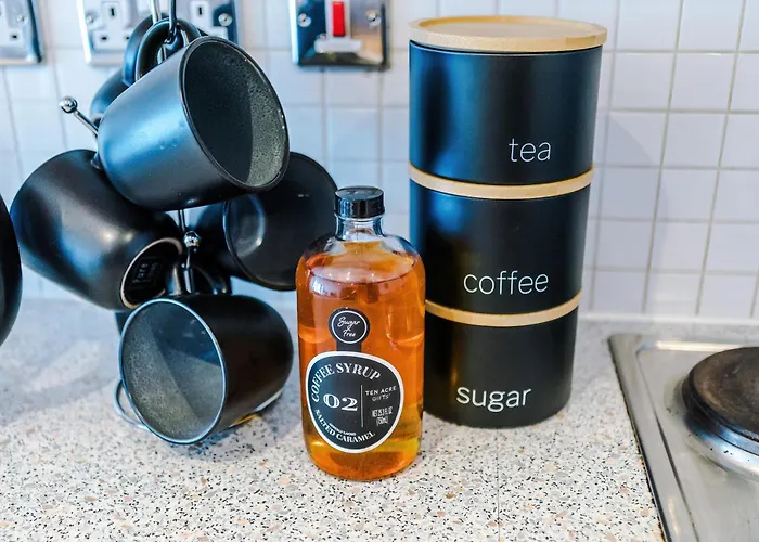 2br 2ba, Wi-fi, Kitchen, Sleeps 5 * Leeds (West Yorkshire)