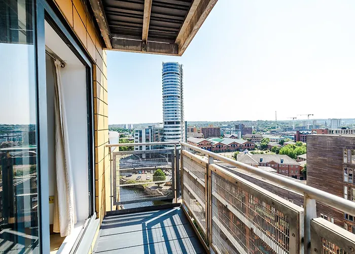 2br 2ba, Wi-fi, Kitchen, Sleeps 5 *