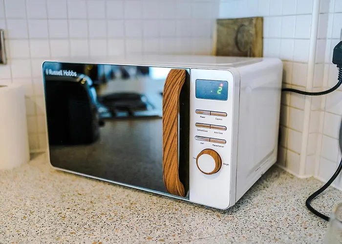 2br 2ba, Wi-fi, Kitchen, Sleeps 5 Apartment