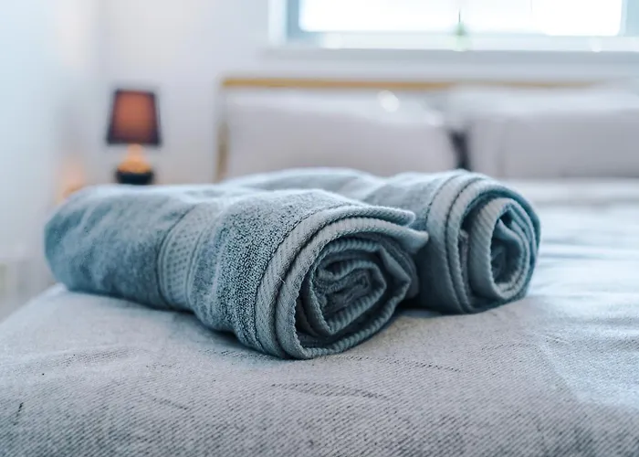 Apartment 2br 2ba, Wi-fi, Kitchen, Sleeps 5