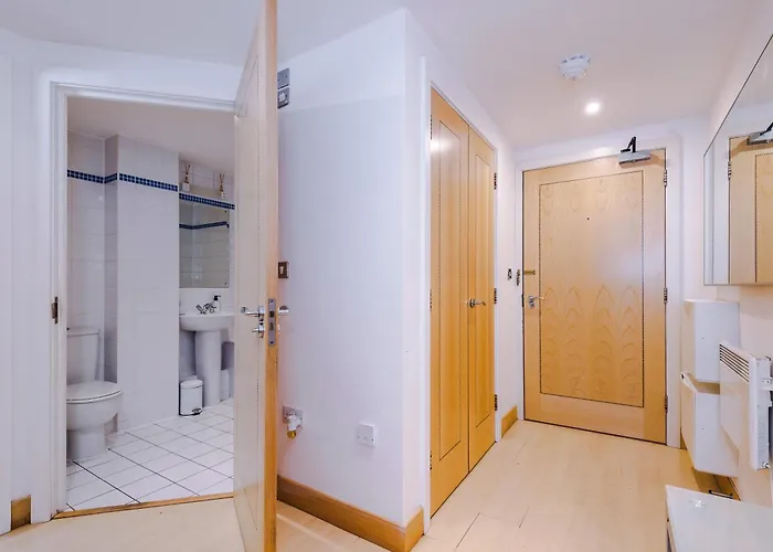 Apartment 2br 2ba, Wi-fi, Kitchen, Sleeps 5