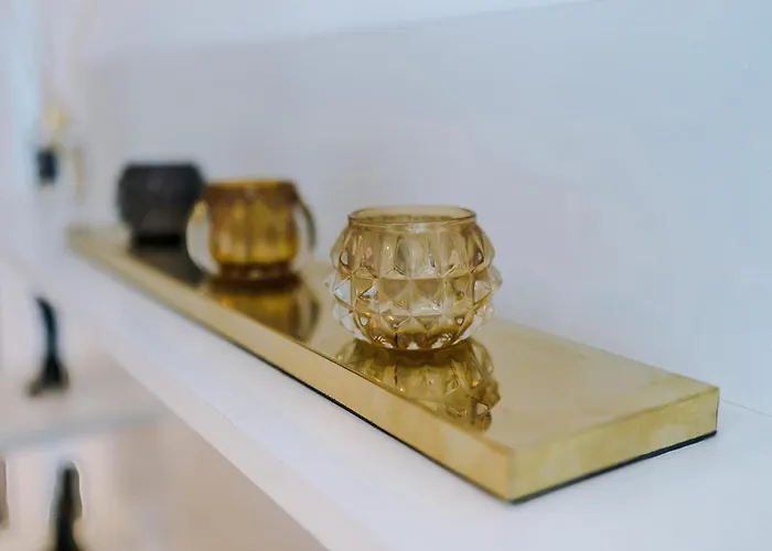 2br 2ba, Wi-fi, Kitchen, Sleeps 5 Apartment