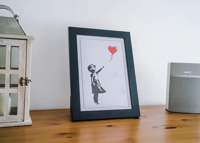 Apartment 2br 2ba, Wi-fi, Kitchen, Sleeps 5 *