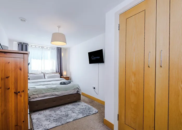 2br 2ba, Wi-fi, Kitchen, Sleeps 5 *