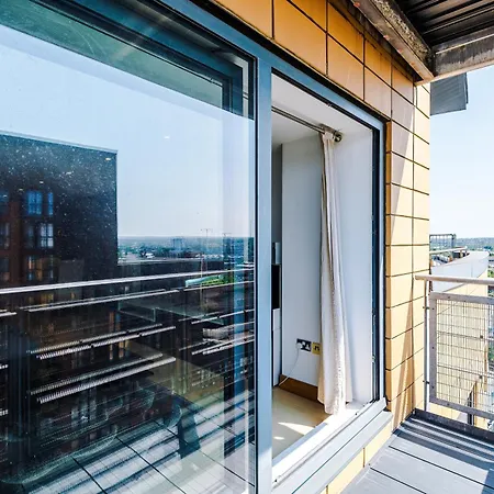 アパート 2br 2ba, Wi-fi, Kitchen, Sleeps 5 *