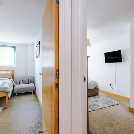 2br 2ba, Wi-fi, Kitchen, Sleeps 5 アパート *