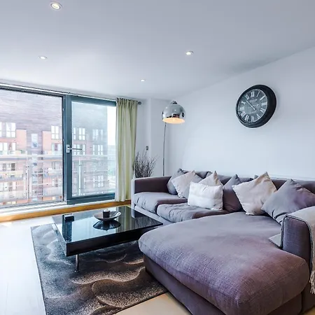 アパート 2br 2ba, Wi-fi, Kitchen, Sleeps 5 *
