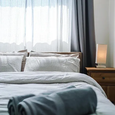 2br 2ba, Wi-fi, Kitchen, Sleeps 5 アパート *