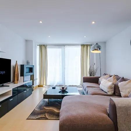 2br 2ba, Wi-fi, Kitchen, Sleeps 5 アパート