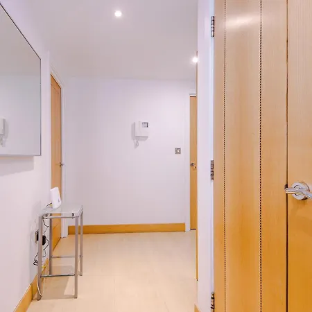 アパート 2br 2ba, Wi-fi, Kitchen, Sleeps 5