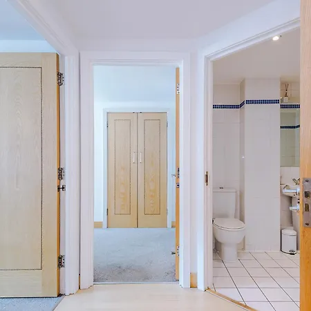 2br 2ba, Wi-fi, Kitchen, Sleeps 5 アパート