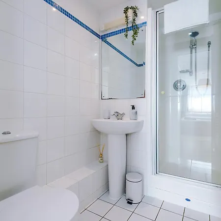 2br 2ba, Wi-fi, Kitchen, Sleeps 5 アパート