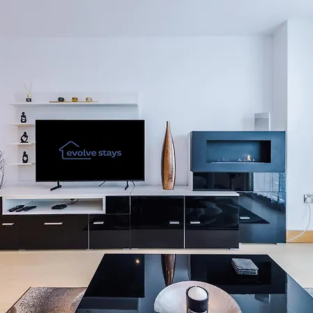 アパート 2br 2ba, Wi-fi, Kitchen, Sleeps 5 リーズ